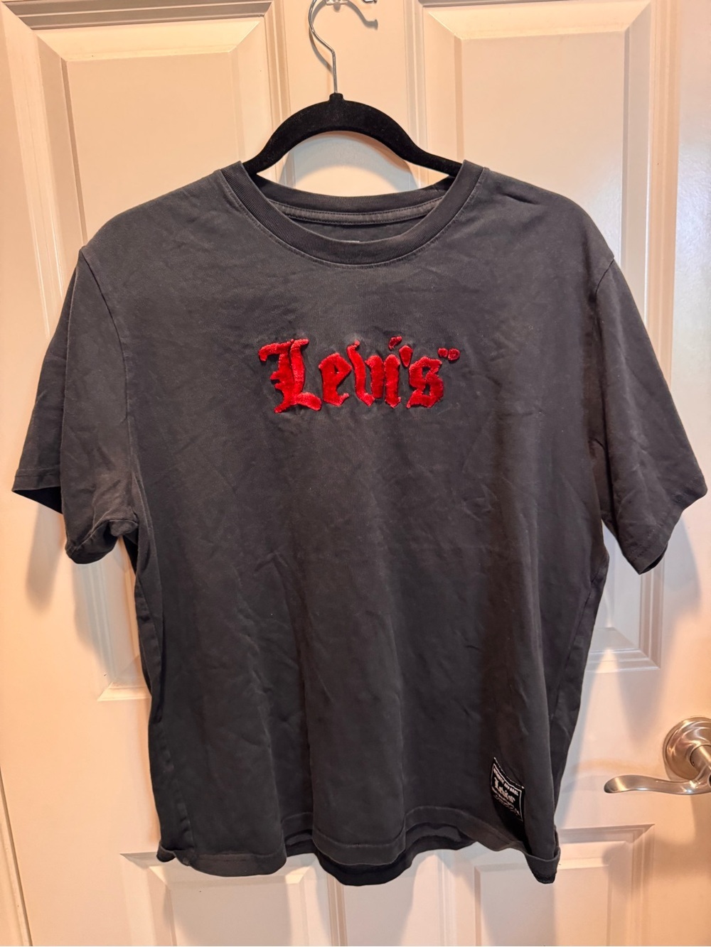 Levi's Men's Dark Gray Short Sleeve Tee with Red Logo